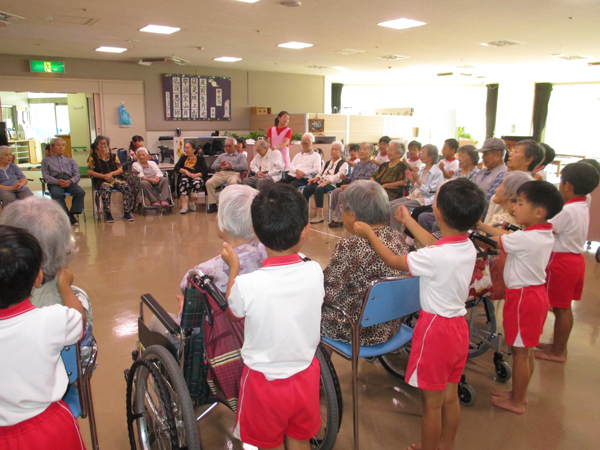 もろぎPR保育園児との交流